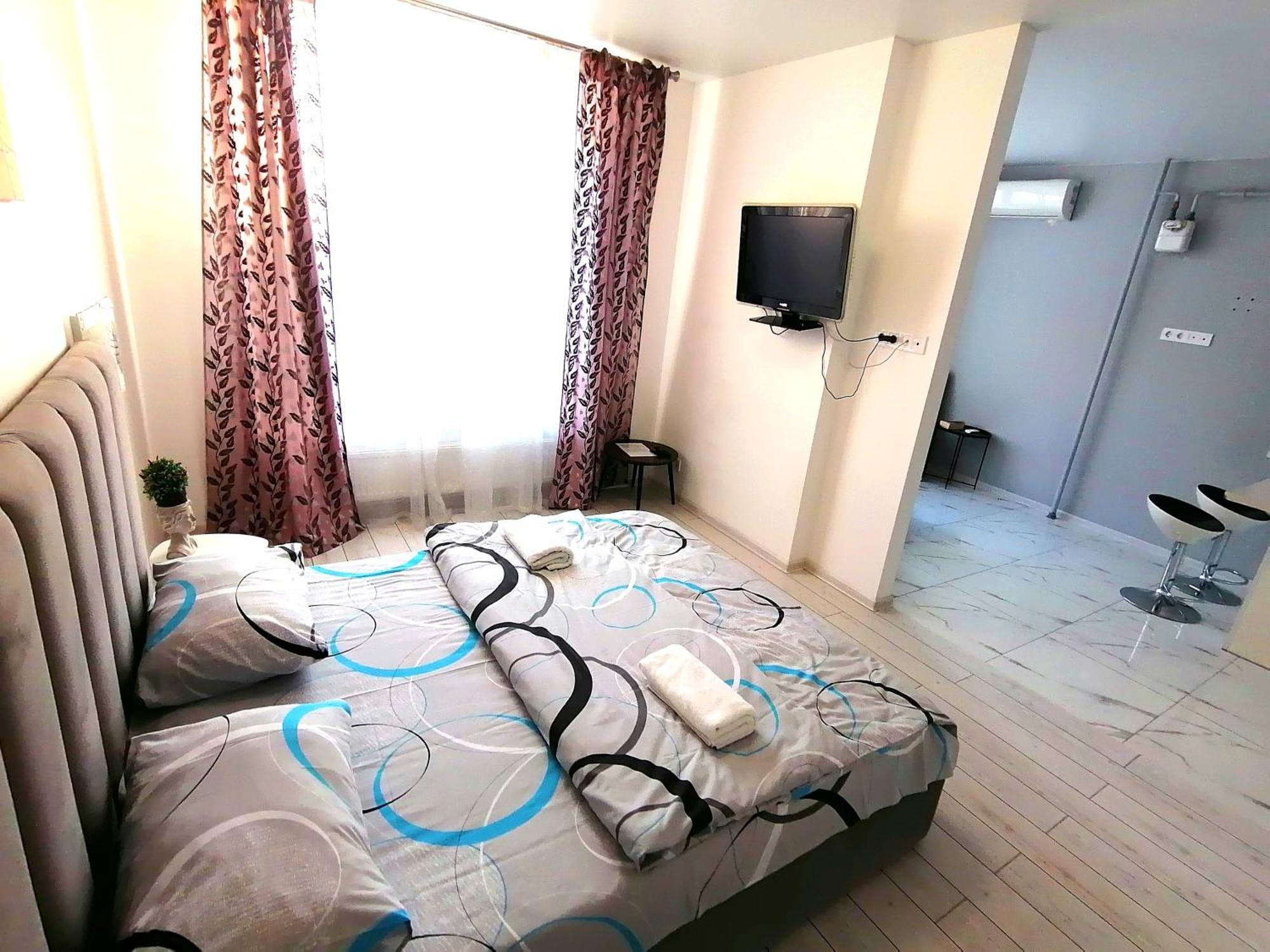 Новобудова Сам Центр Жк "Семицвіт" Apartment Lviv Exterior photo